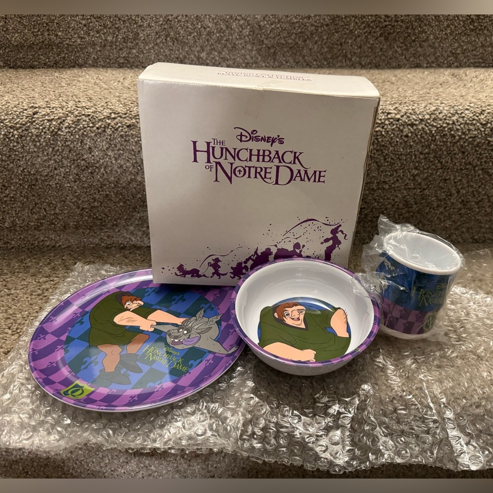Disney Vintage Plastic Plate Set The Hunchback Of Notre Dame New